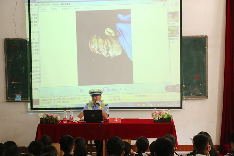 官渡职中开展“小手拉大手，平安共携手”讲座活动