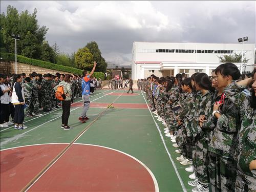 “人心齐，泰山移”—— 旅建学前学部“锋芒杯”拔河比赛