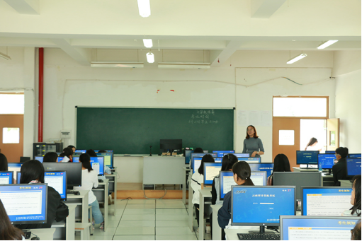 我校2018年6月23日汽车维修工中级、办公软件考试