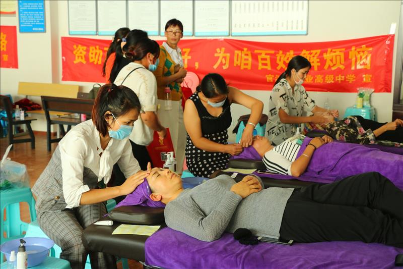 2018年9月4日大板桥街道小哨社区美容师初级考试圆满结束