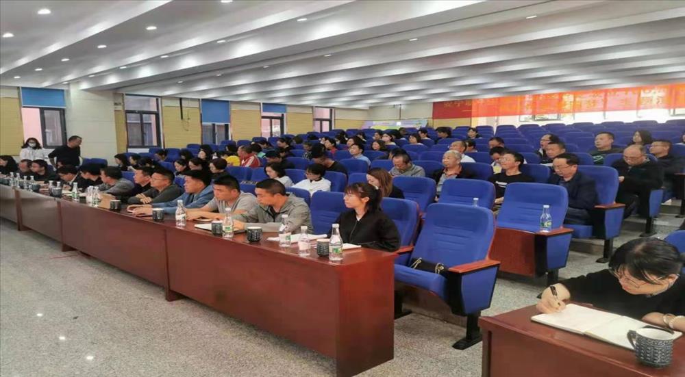 学必求其心得，业必贵其专精——记昆明市第四届名校长基地、官渡区第六届路小军名校长基地第十六次活动