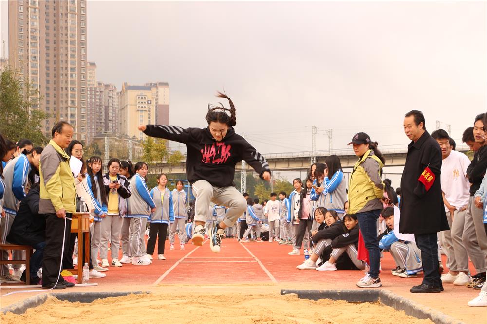 我运动，我奋斗，我快乐 ——官渡区职业高级中学第四届体育艺术节暨冬季运动会进行时