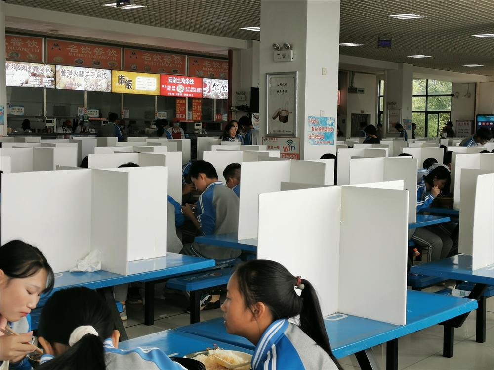 “官”盘行动  厉行节俭 ——官渡区职业高级中学光盘行动系列活动