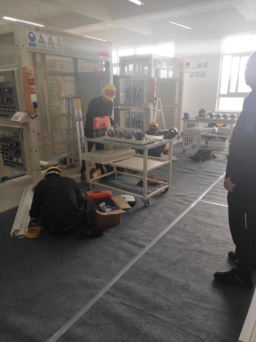 2 电子电工（第三段 2）.jpg