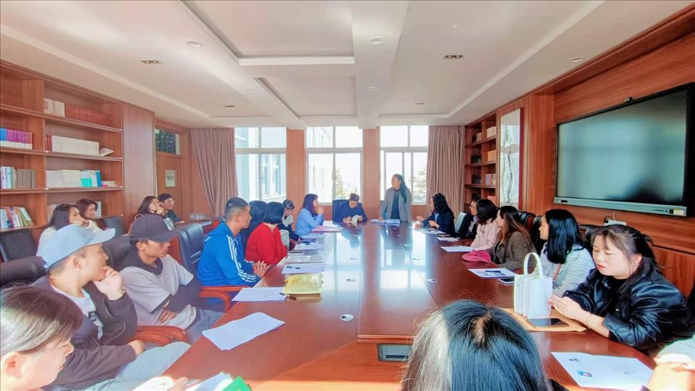 1620369655899661.jpg 艾沁芬老师发言.jpg