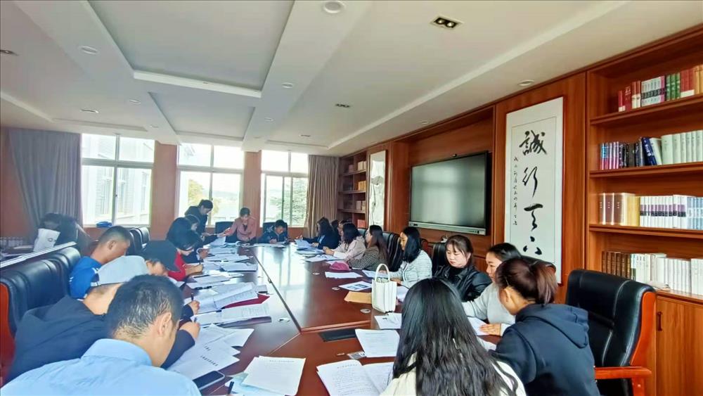 1620369661379959.jpg 教师签订合同书.jpg