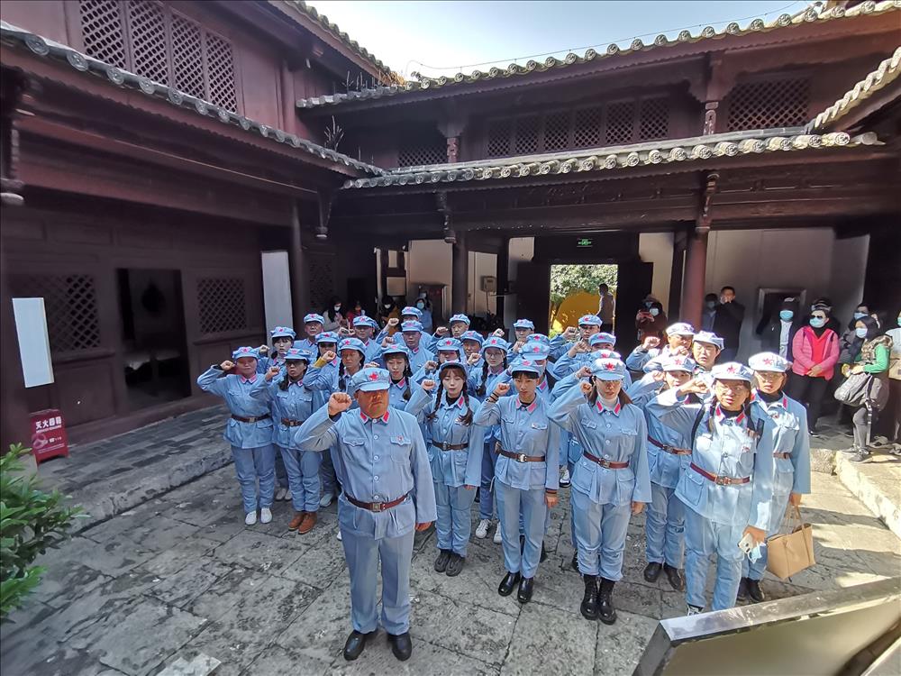 1620370085215953.jpg e9bced1c62e1314d38a8d3c23fa7125.jpg